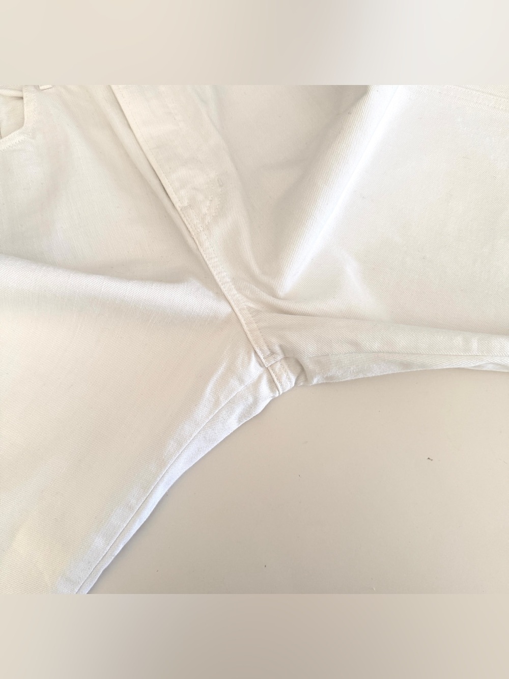 Veronica Beard Taylor Cropped Wide-Leg Jean in White Raw Hem - Picture 7 of 14